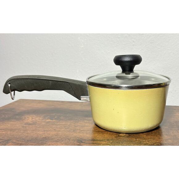 Club Aluminum 1-1/2 qt Sauce Pan w/ Lid Gold Cookware Ring bottom Vintage MCM - Picture 1 of 11